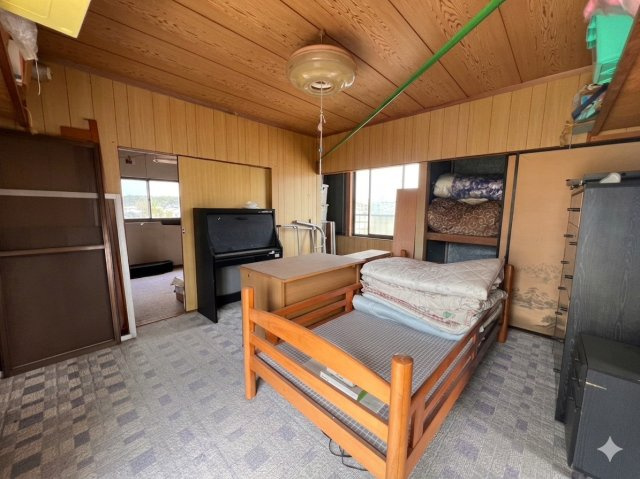 小山市間々田 中古戸建【離れ・作業場付き】DIY・趣味にもおすすめの大型中古戸建の洋室|2F洋室1