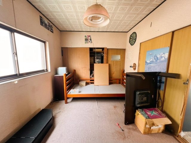 小山市間々田 中古戸建【離れ・作業場付き】DIY・趣味にもおすすめの大型中古戸建の洋室|2F洋室2