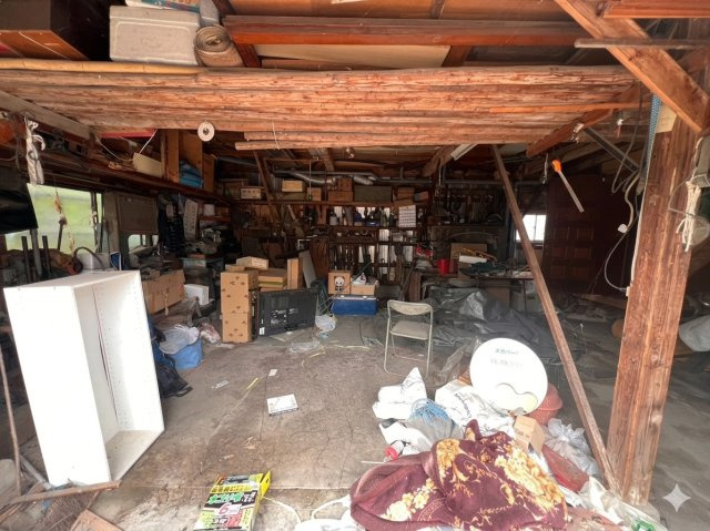 小山市間々田 中古戸建【離れ・作業場付き】DIY・趣味にもおすすめの大型中古戸建の設備|増築　1F倉庫