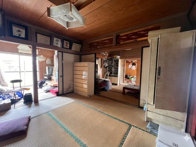 小山市間々田 中古戸建【離れ・作業場付き】DIY・趣味にもおすすめの大型中古戸建の和室|1F和室1.2
