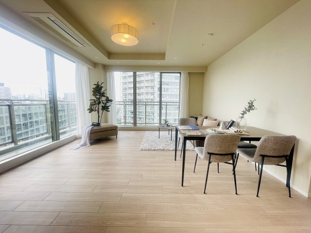 W comfort Towers EASTの居間・リビング