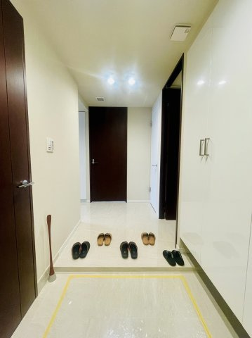 W comfort Towers EASTの玄関