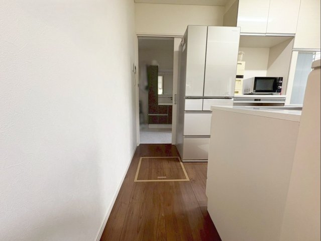 宗像市池田 中古戸建のキッチン|キッチンから洗面所へ直接移動できる便利な動線！