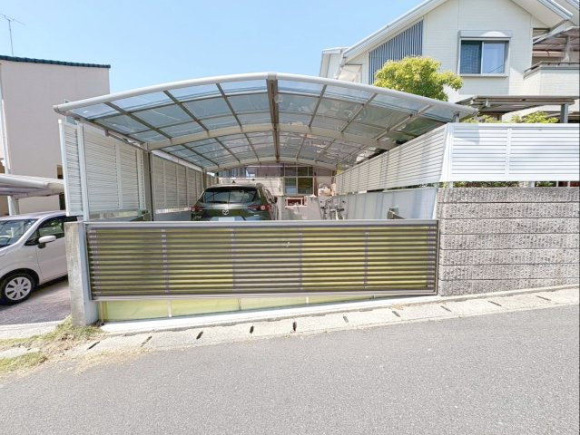 宗像市池田 中古戸建の駐車場|カーポート付きの駐車場！2台可能です！