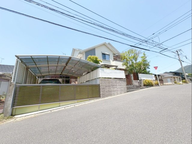 宗像市池田 中古戸建の外観|収納・設備・断熱性を兼ね備えた住まいです！