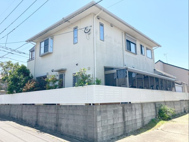 宗像市池田 中古戸建の外観|四方にアルミフェンスを設置した防犯面も安心の住まい！