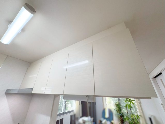 宗像市池田 中古戸建のキッチン|吊戸棚付きでキッチン用品もスッキリ！