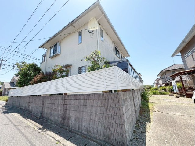 宗像市池田 中古戸建の外観|日当たり・風通し良好な角地住宅！
