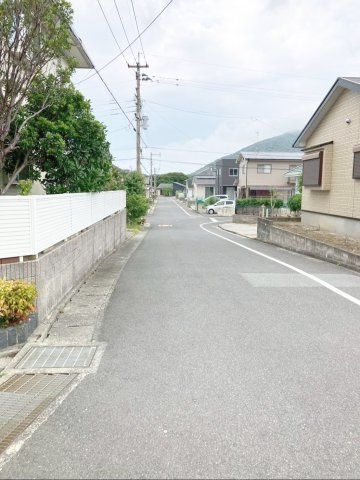 宗像市池田 中古戸建の前面道路含む現地写真|前面道路の様子です!