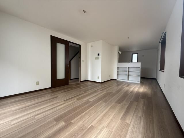 柏木２丁目戸建の居間・リビング