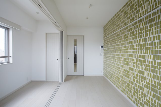 サンヒルズ大橋駅前の居間・リビング|【駅近く】角部屋、１ＤＫタイプで、お一人でゆっくりくつろげる室内♪