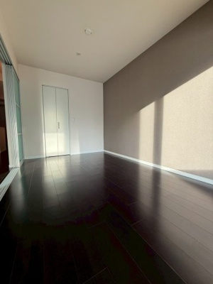 【洋室】 | Y's Court 東梅田