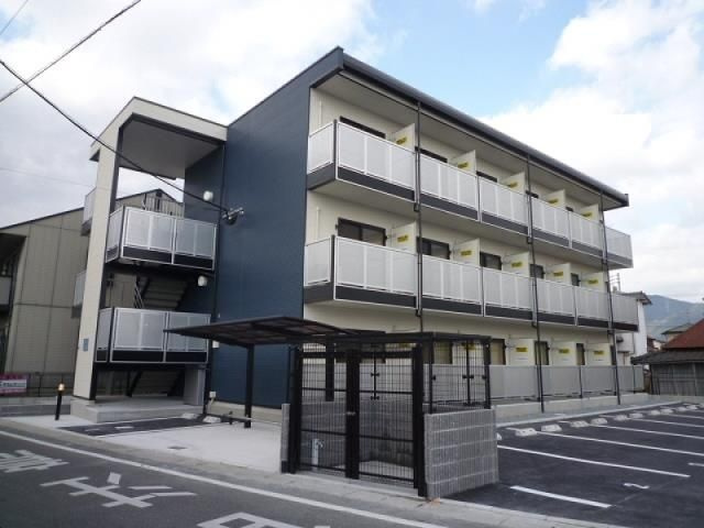 レオパレス小山田の駐車場
