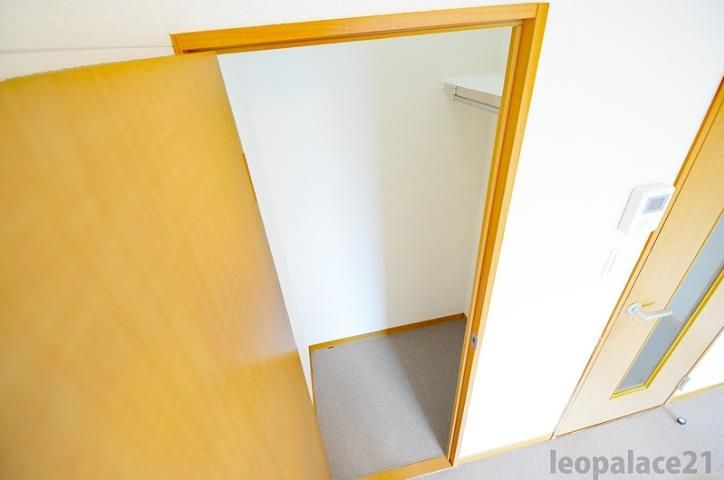 レオパレス小山田の収納