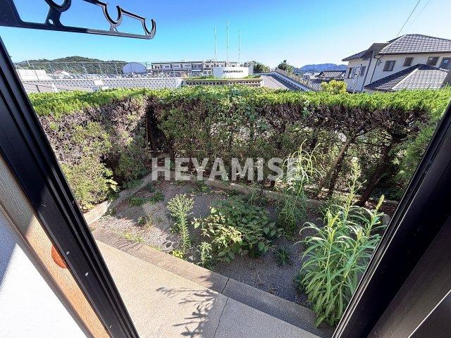 コスモスA棟の庭|※同物件反転タイプの写真でございます※現況を優先します※