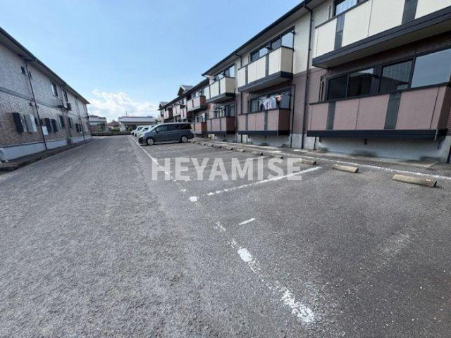オリエンタルMの駐車場