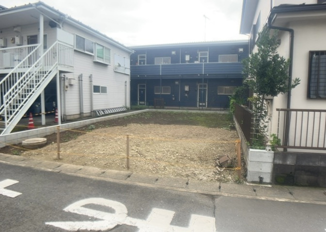 【外観】 | 土地購入を検討されている場合、境界杭がない状態で購入してしまうと境界確定測量をする必要があり、費用がかかります。購入の前に、売主、隣土地所有者立ち合いのもと境界を確定し境界杭を設置するのがベストです。