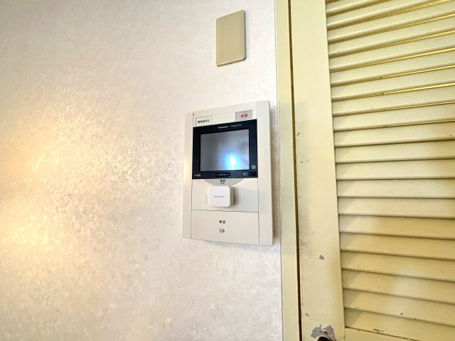 安心のモニター付きインターホン★