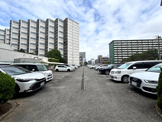 月額9,000円の平置き駐車場★