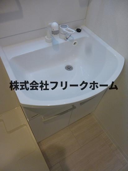 三鷹市下連雀３丁目の賃貸マンションの洗面所