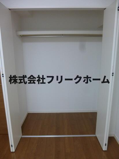三鷹市下連雀３丁目の賃貸マンションの収納