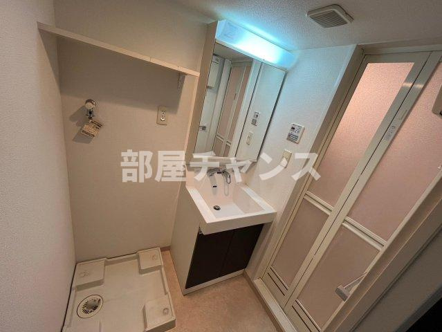 エステムコート名古屋栄デュアルレジェンドの独立洗面台