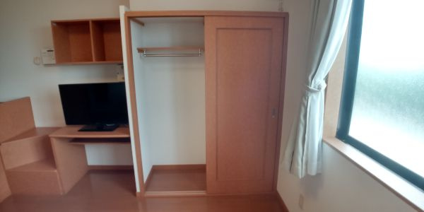 レオパレス赤坂　壱番館の収納