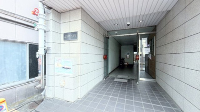 【エントランス】 | 山下町ハイツ | ◆リフォーム済みでのお引渡しなので、即ご入居可能です。家具の配置や色など決めやすくスムーズにお引越しできます。