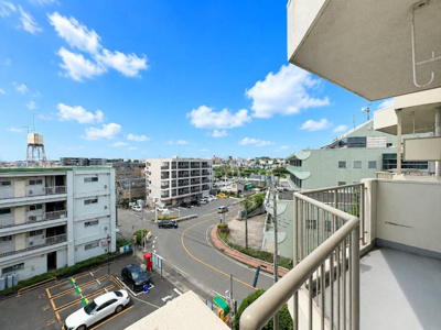【展望】 | 西市ヶ尾ドエリングB棟 | ◆日当たり良好なバルコニー！毎日のお洗濯にも嬉しいですね！