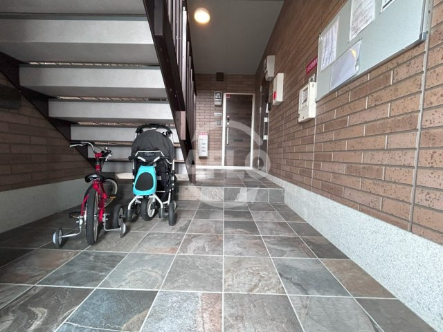 ベルジュ大和川のエントランス