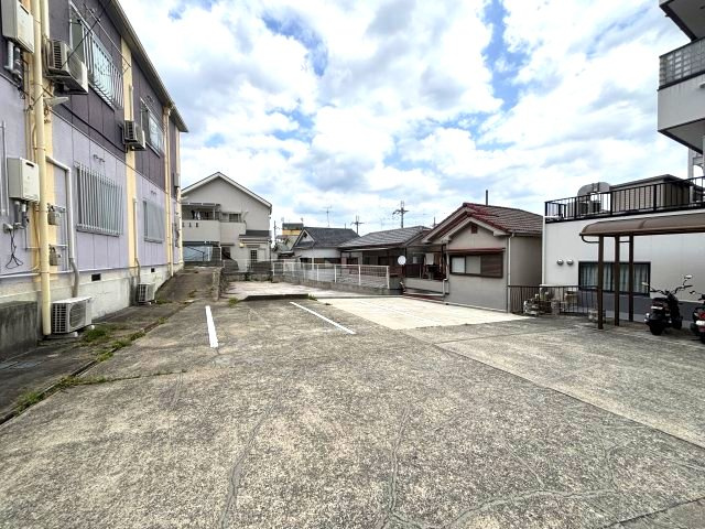 暁21・0号館の駐車場