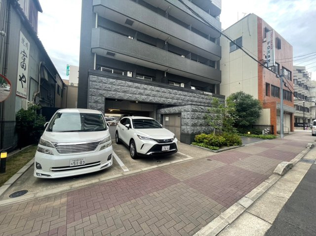 プレサンス千種アイル　名古屋市賃貸　仲介手数料無料の駐車場