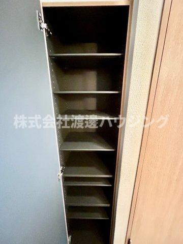 グランドールの収納|天井高シューズBOX