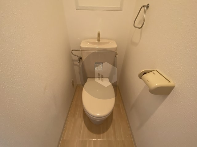 東大阪市高井田本通１丁目の賃貸マンションのトイレ