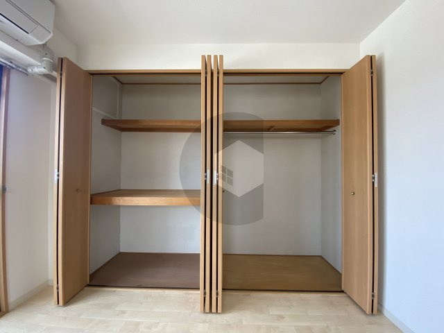 東大阪市高井田本通１丁目の賃貸マンションの収納