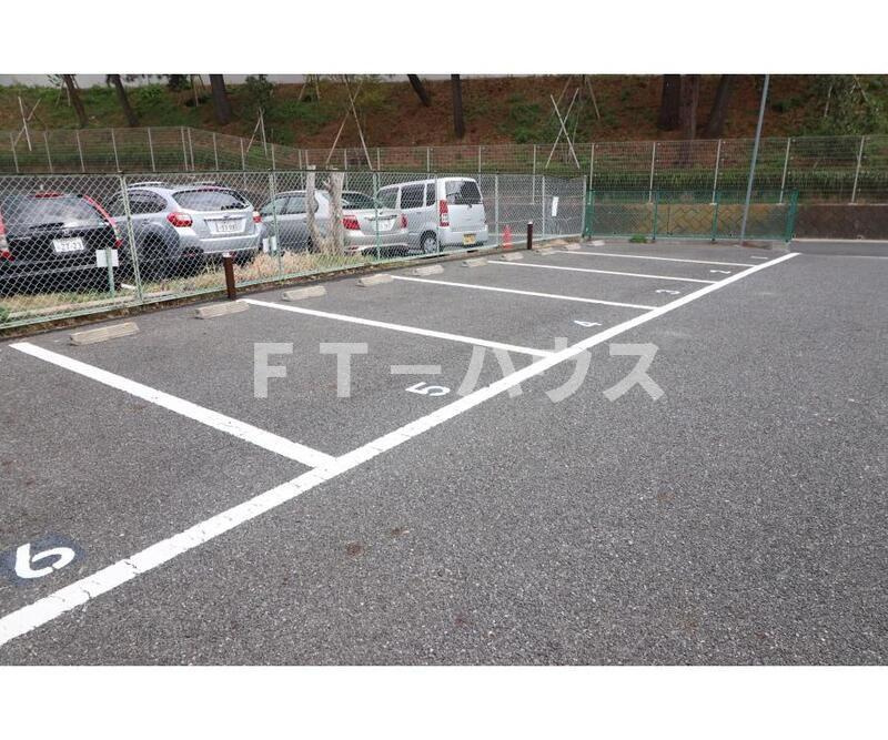 サンライズ飯山満の駐車場