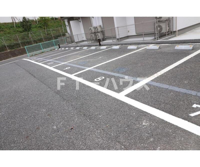 サンライズ飯山満の駐車場