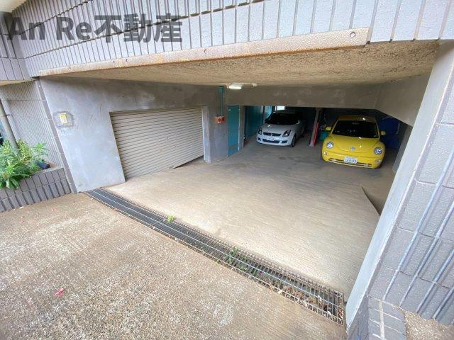 ザ・ルネサンスヒルズⅡの駐車場