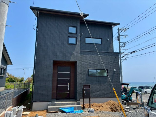 日立市東大沼町　新築戸建の駐車場|日当たりや広さを現地で体感してください。理想のガーデニングや家庭菜園を始めてみませんか。