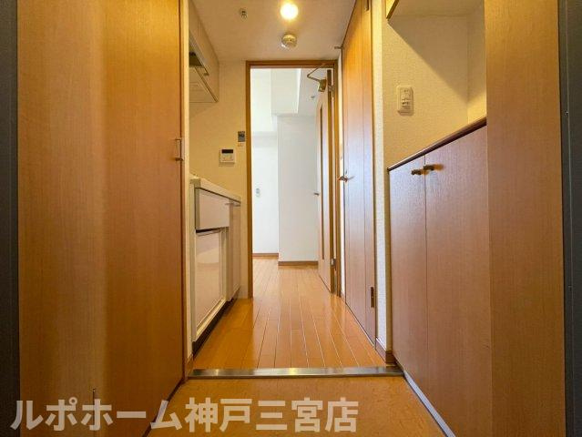 エステムコート神戸県庁前Ⅲフィエルテの玄関