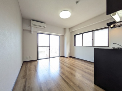 ★1LDKのお部屋です　2面採光のリビング★