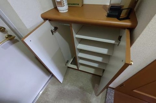 ライオンズマンション浅草橋の玄関|シューズボックス