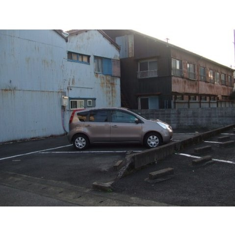 岐阜市西野町２丁目の駐車場の外観
