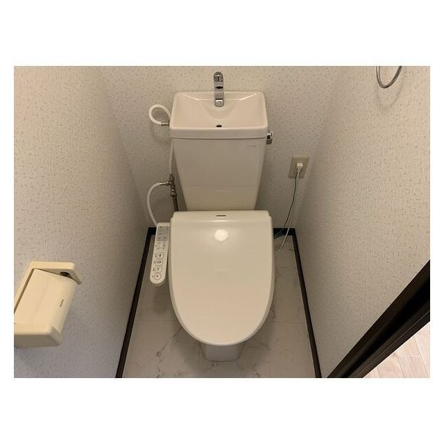 山県市高木のアパートのトイレ