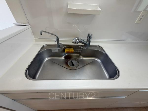 深谷市横瀬中古住宅のキッチン|浄水器付きです。