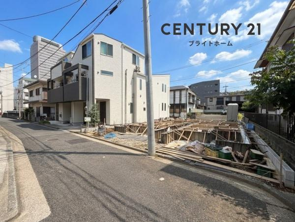 横浜市港南区上大岡西２丁目の新築一戸建の前面道路含む現地写真|現在建築中の為、同仕様物件のご案内をさせて頂きます。
お車でご自宅まで送迎承ります。
