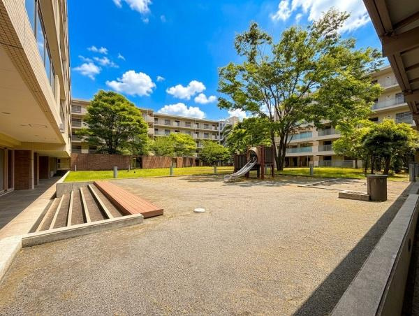 パークコリーナ上大岡アジュールコートのその他共用部分|清掃や管理もしっかりとされたマンションです。
安心・安全・快適にお過ごしください