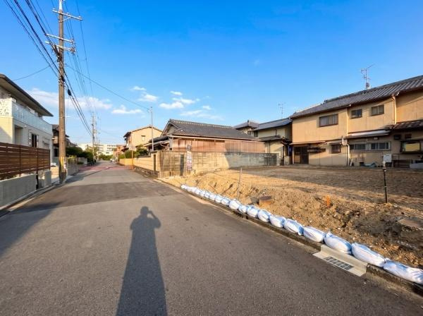 【前面道路含む現地写真】