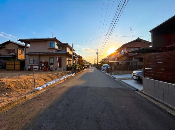 【前面道路含む現地写真】