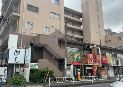 【外観】 | 相模原センターマンション | 土地購入を検討されている場合、境界杭がない状態で購入してしまうと境界確定測量をする必要があり、費用がかかります。購入の前に、売主、隣土地所有者立ち合いのもと境界を確定し境界杭を設置するのがベストです。